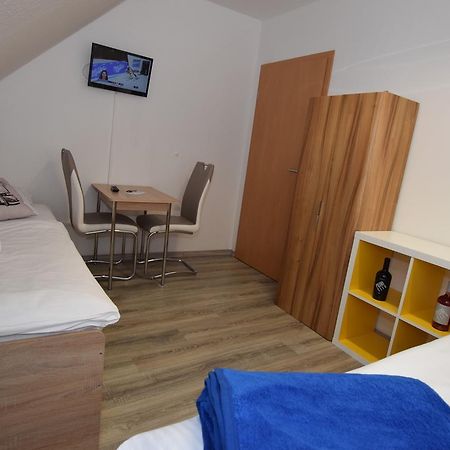 Monteurzimmer Kirchheim-Teck كيرشهايم أونتر تيك المظهر الخارجي الصورة