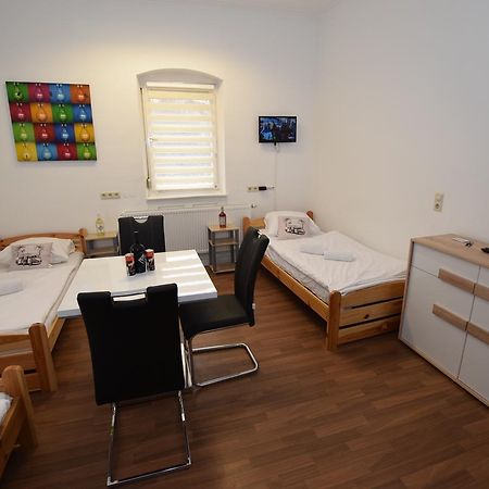 Monteurzimmer Kirchheim-Teck كيرشهايم أونتر تيك المظهر الخارجي الصورة