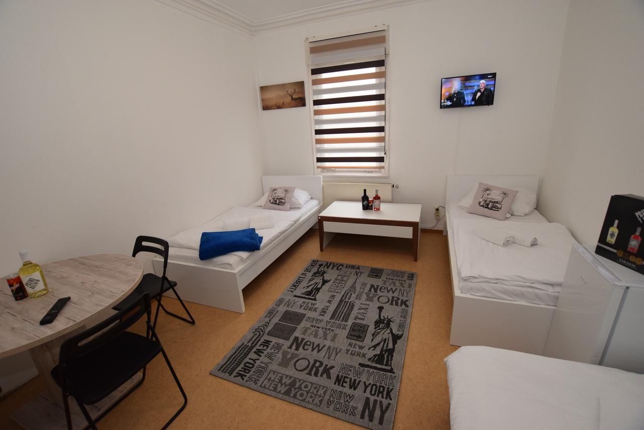 Monteurzimmer Kirchheim-Teck كيرشهايم أونتر تيك المظهر الخارجي الصورة