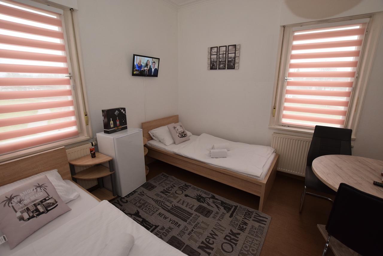 Monteurzimmer Kirchheim-Teck كيرشهايم أونتر تيك المظهر الخارجي الصورة