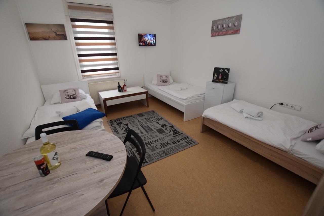 Monteurzimmer Kirchheim-Teck كيرشهايم أونتر تيك المظهر الخارجي الصورة