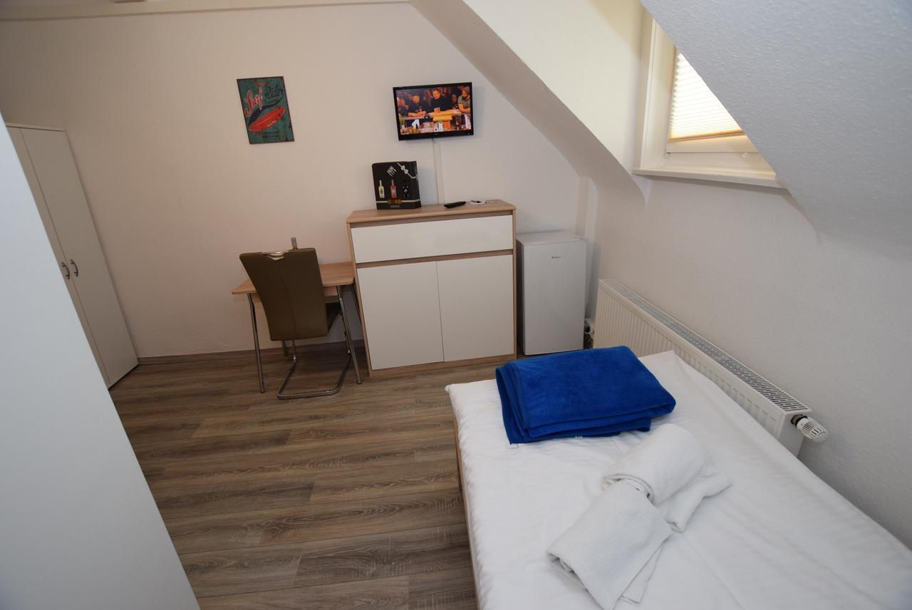 Monteurzimmer Kirchheim-Teck كيرشهايم أونتر تيك المظهر الخارجي الصورة