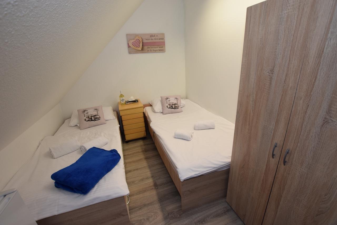 Monteurzimmer Kirchheim-Teck كيرشهايم أونتر تيك المظهر الخارجي الصورة