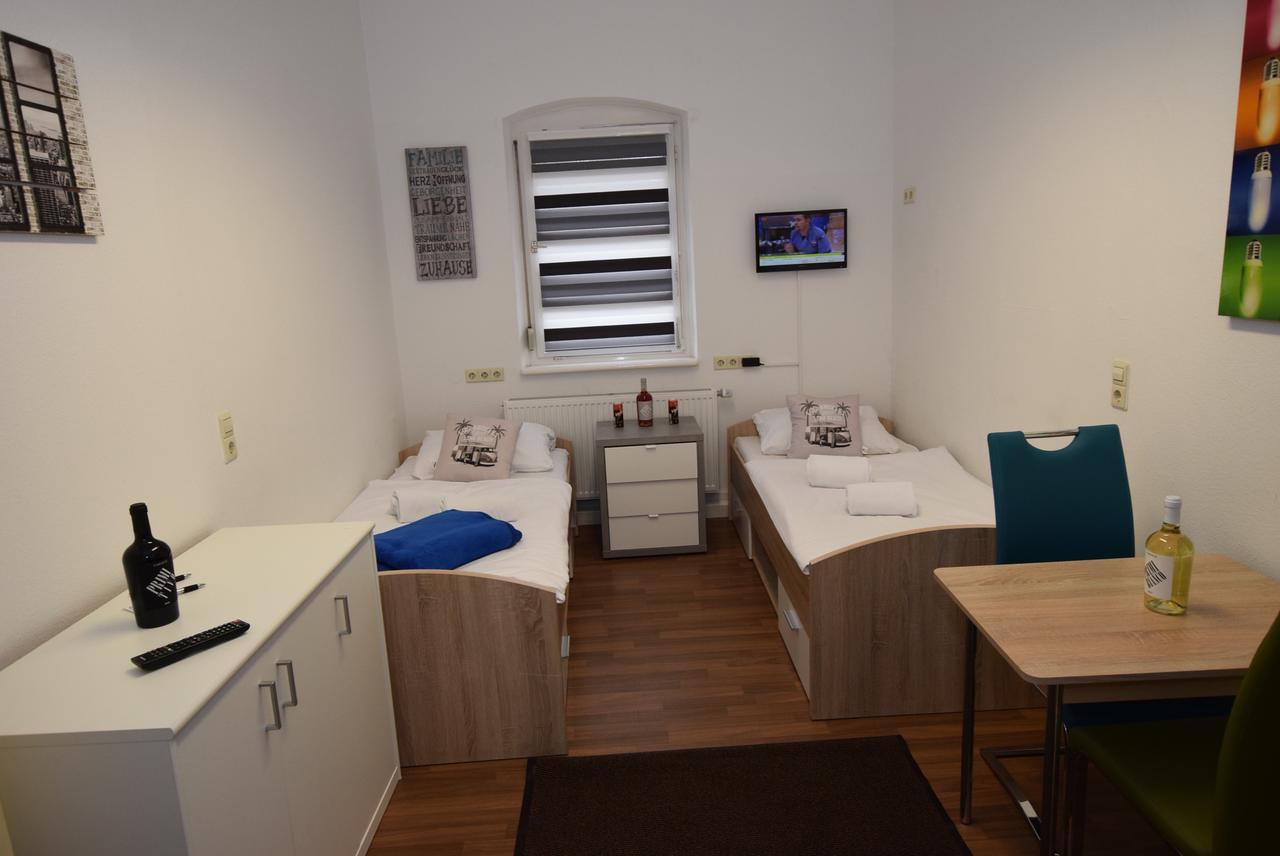 Monteurzimmer Kirchheim-Teck كيرشهايم أونتر تيك المظهر الخارجي الصورة