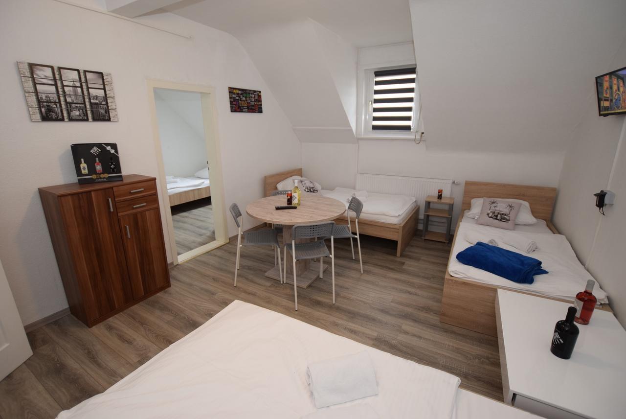 Monteurzimmer Kirchheim-Teck كيرشهايم أونتر تيك المظهر الخارجي الصورة