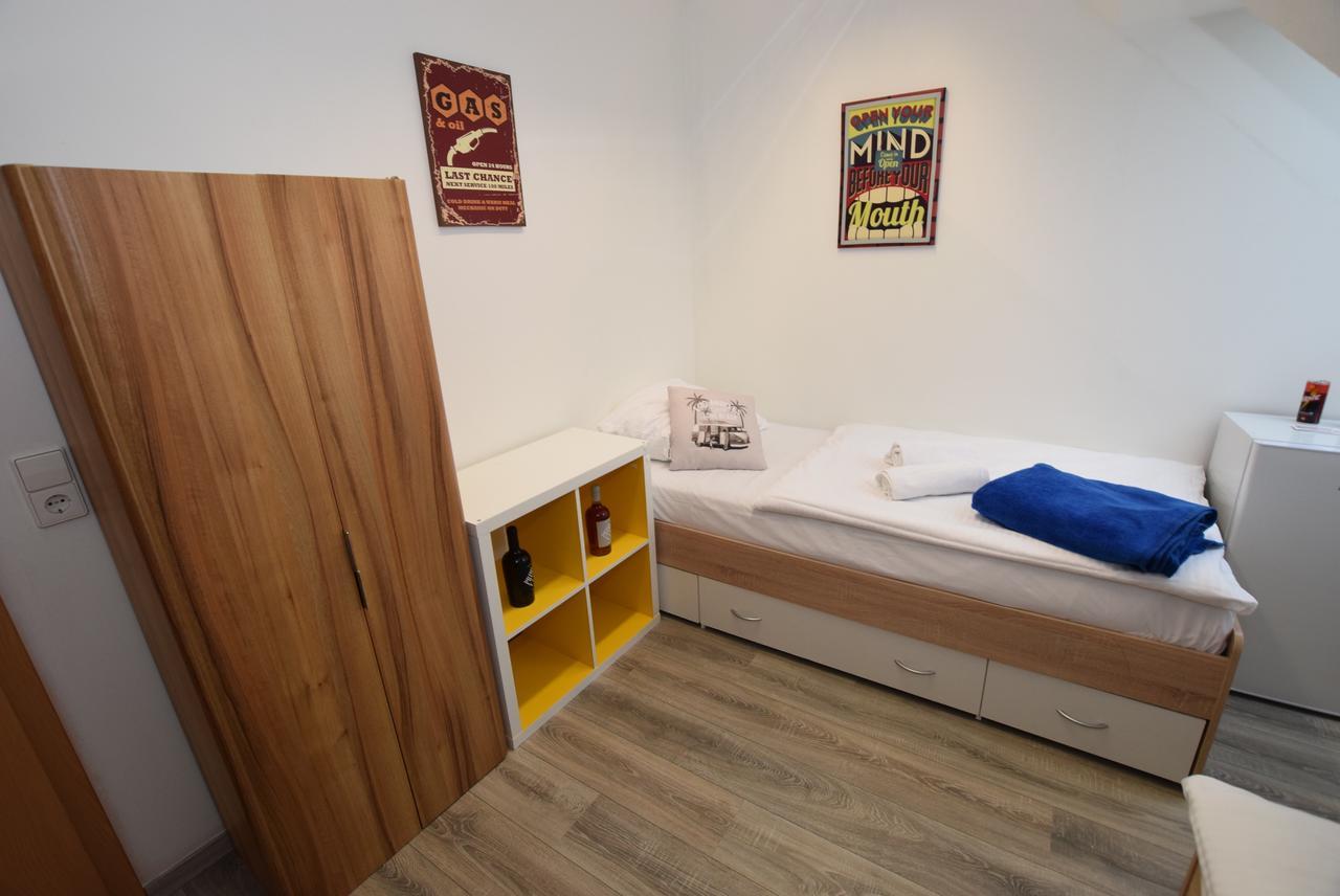 Monteurzimmer Kirchheim-Teck كيرشهايم أونتر تيك المظهر الخارجي الصورة