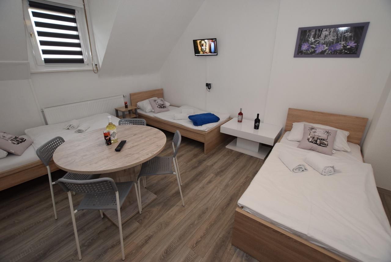 Monteurzimmer Kirchheim-Teck كيرشهايم أونتر تيك المظهر الخارجي الصورة