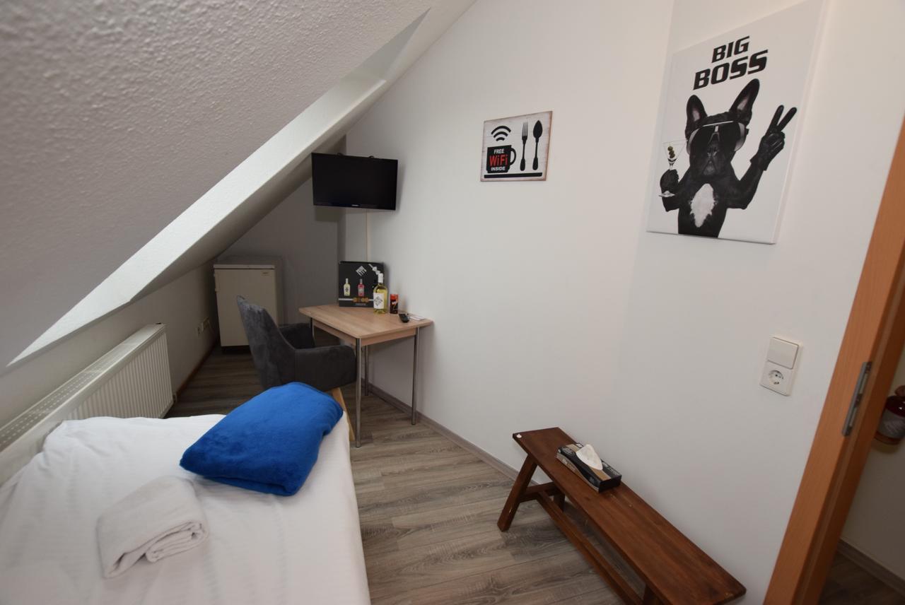Monteurzimmer Kirchheim-Teck كيرشهايم أونتر تيك المظهر الخارجي الصورة